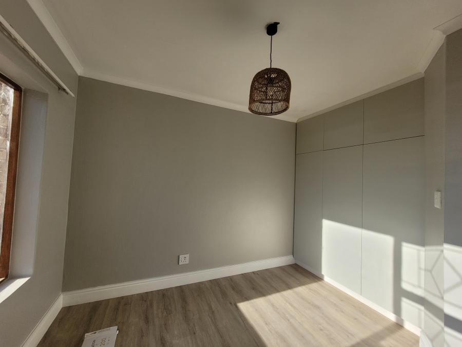 To Let 3 Bedroom Property for Rent in Wavecrest Eastern Cape